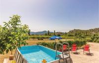 B&B Staševica - Awesome Home In Stasevica With 2 Bedrooms, Jacuzzi And Wifi - Bed and Breakfast Staševica
