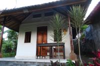 Pondok Lembah Dukuh Homestay - B&B Tirtagangga