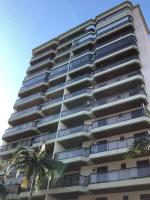 Apartamento na Enseada com vista para o mar - 300 m da praia - B&B