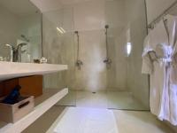 Deluxe Suite with Spa Bath