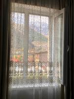 Zweibettzimmer mit Bergblick