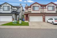 Modern House with Private Backyard & Fireplace - B&B Calgary