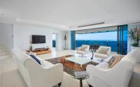 Four Bedroom Sub-Penthouse Apartment with Ocean View
