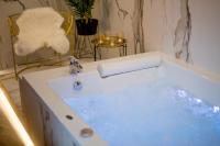 Jacuzzi Apartment Main Square - Ferienwohnung Krakau