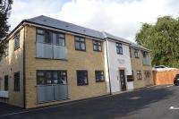 The 'Pinky' - Beautiful 1 Bed Apartment in Hatfield - FREE Parking - Near Uni & Business Park - Big savings on Long stays - B&B Hatfield
