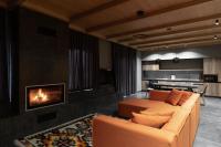 Appartamento con 3 Camere da Letto e Vista Montagna