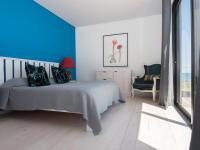 Whale and Gin Spotter - B&B De Kelders