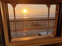 Santos Beach Pavilion - Flat B - Bed and Breakfast Mossel Bay