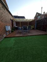 8 Bed 9 Bath Ensuite House with Hot Tub and Free Parking - B&B