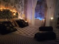 B&B Dijon - Romantisme et glamour avec spa, piscine et jardin - Bed and Breakfast Dijon