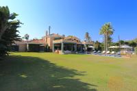 Las Ranas CASASOLA BEACH & GOLF VILLA - B&B Estepona
