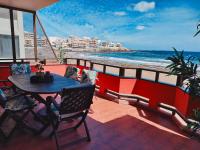 B&B Telde - Front line beach with fantastic terrace. - Bed and Breakfast Telde