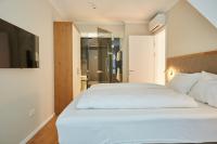 Deluxe Two-Bedroom Apartment with Steam Shower