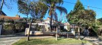 Casona LA FLORIDA con parque y pileta, a una cuadra del río - B&B Rosario