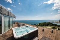 Suite Penthouse s terasom i panoramskim pogledom na more