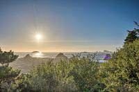 Crescent City Getaway with Panoramic Ocean Views! - B&B Crescent City