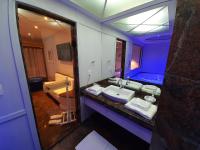 Suite with Private Pool