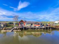 B&B Walnut Grove - Year-round fishing, boating, birding, 1 hr from SF - Bed and Breakfast Walnut Grove