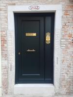 Ca' Cappello Venice Apartment 2 with Canal View - B&B Venice