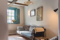 Cordyline Cottage - charming cottage, seconds from the beach - Chambres d’hôtes Kent