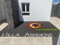 Villa Ashdene - luxury modern villa with large heated pool wifi uk tv bar & BBQ - Ferienwohnung