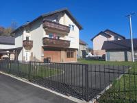 Apartman Milena Pale - dva garazna parking mjesta - B&B Pale