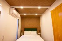 Hanu Reddy Residences - SPP Gardens - B&B Chennai