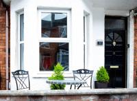 Cheerful 2 bedroom house in the heart of Belfast - Chambres d’hôtes