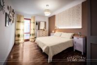 Chambre Double avec Salle de Bains Privative et Balcon