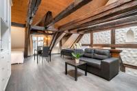 Studio Lit King-Size