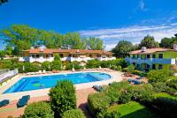 One-Bedroom Apartment with Garden