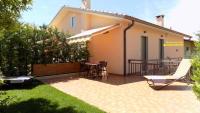 MillyHolidays - Apartment Lillà - Center - Nearby Beach - Private Garden - Spa Pool - Chambres d'hôtes Bardolino