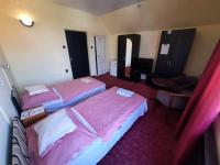 Tweepersoonskamer met 2 Aparte Bedden en Balkon