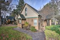 Chalet at Running Y Resort with Wraparound Deck! - B&B