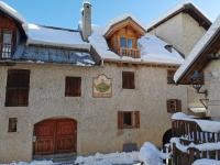 Serre Chevalier 1400 - Maison de village au coeur de la station au pied des pistes - Chambres d’hôtes La Salle-les-Alpes