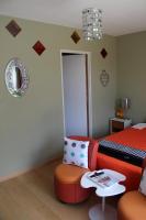 Zimmer mit Queensize-Bett und Gartenblick