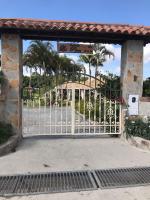 Hermosa Cabana con bonito Jardin y piscina en la Mesa de los Santos - B&B Los Curos