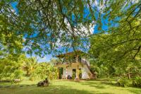 Rock Violet Lakefront Cabanas & Restaurent - Bed and Breakfast