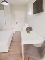 Doppel-/Zweibettzimmer mit Bad