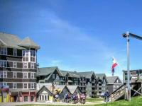 Enjoy the Long Range View, Ski in n out Top of the Mountain condo - B&B