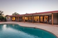B&B Oro Valley - @TucsonMuralHouse w/pool & hot tub on golf course - Bed and Breakfast Oro Valley