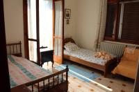 Lovely cottage with garden !!!!! - Ferienwohnung Karyá