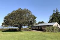 The Cabin at Barnstormers, luxury woodland setting - B&B