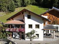 Haus Evelin - Bed and Breakfast Sankt Leonhard im Pitztal