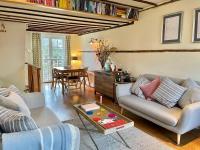 B&B Deal - The Writer's Cottage - Bed and Breakfast Deal