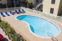 Spotless Updated Condo with Pool - Habitat unit 7 - B&B