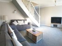 Cosy 3 bedroom residential house, private garden, 30 minutes from Alton Towers, 5 minute walk to Trentham Gardens. - B&B Stoke-on-Trent