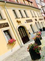 Hotel, Apartament Pod Złotym Lwem w samym centrum miasta z DARMOWYM parkingiem VII - B&B