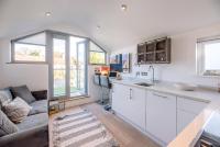 B&B Southwold - Papillon Southwold - A Modern Flat with Balcony - Bed and Breakfast Southwold