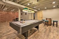 Luxe Dog-Friendly Cabin with Hot Tub and Game Room - Chambres d’hôtes Logan